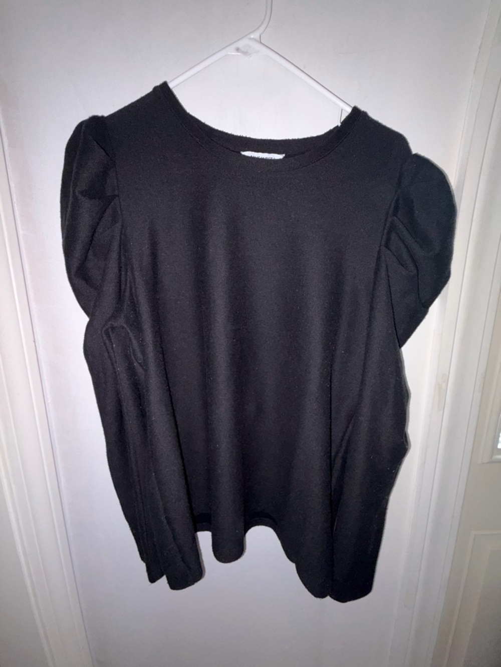 Nine West sweater size XL 
Preowned good condition
My item I don't wear anymore